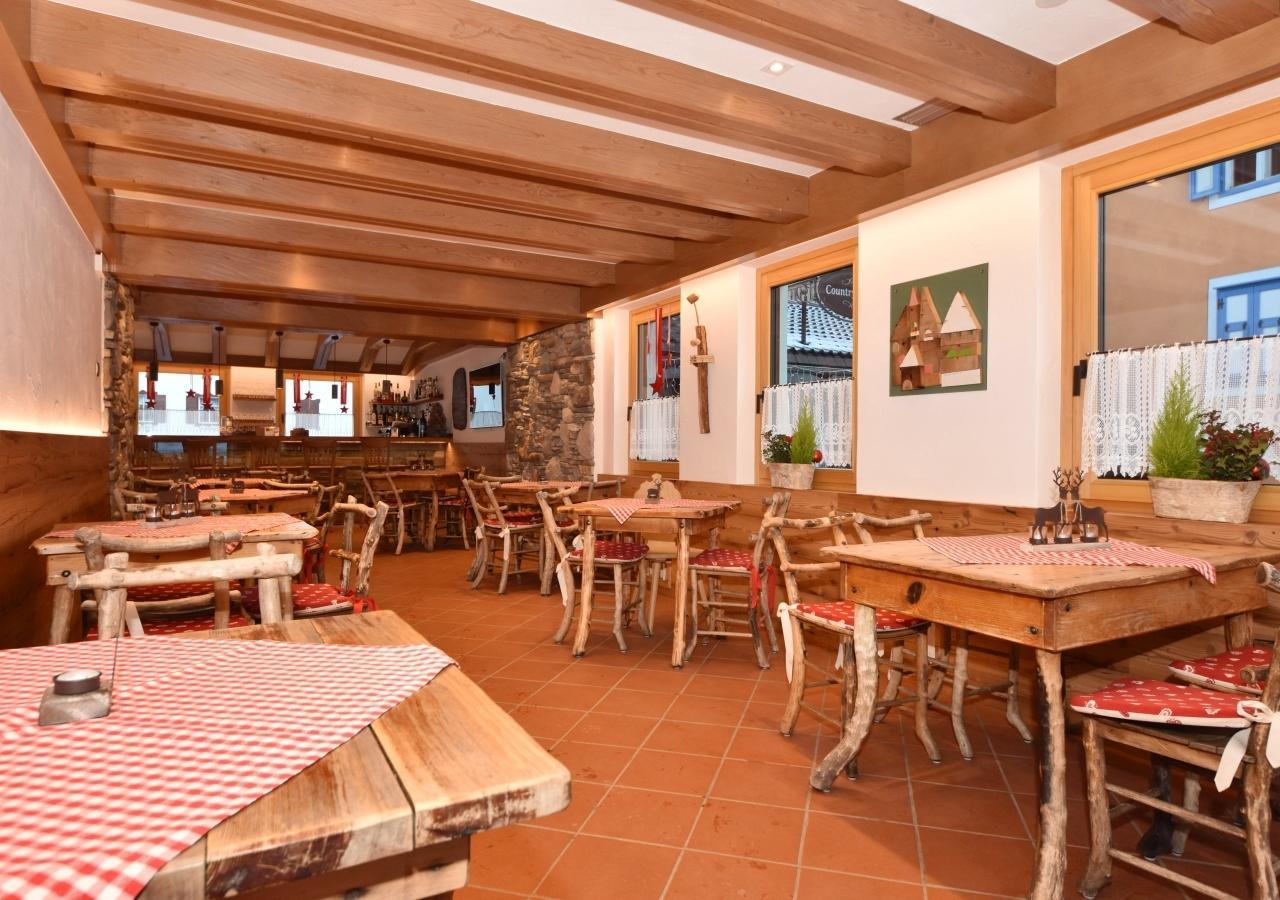 Post Hotel Ristorante Tyrol Moena Esterno foto