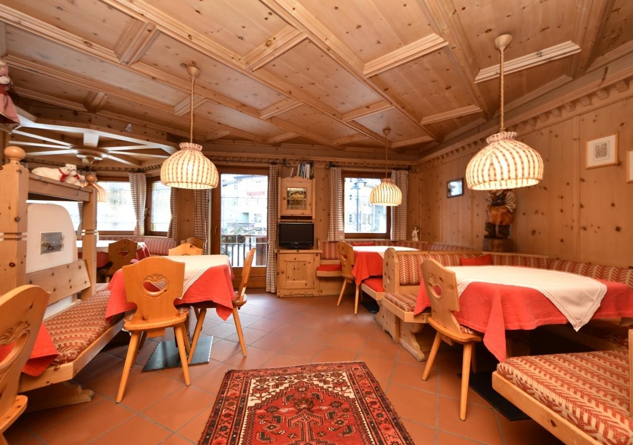 Post Hotel Ristorante Tyrol Moena Esterno foto