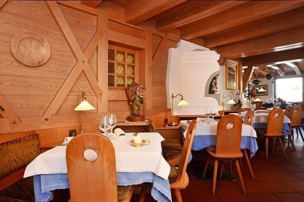 Post Hotel Ristorante Tyrol Moena Esterno foto