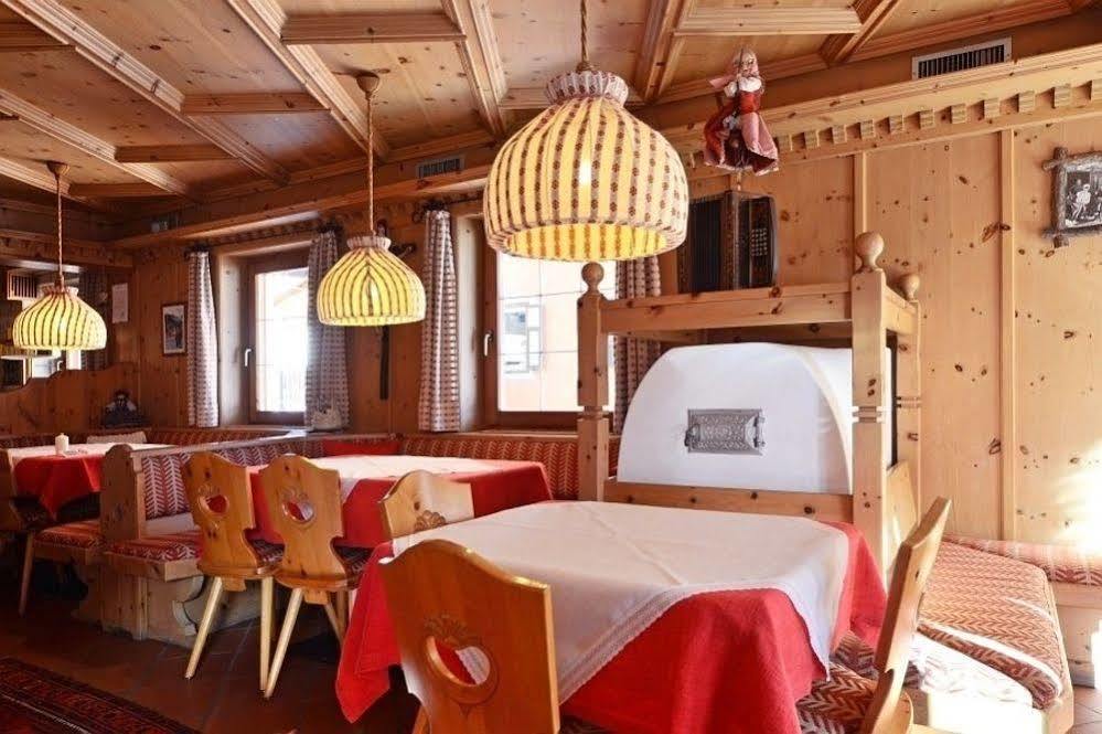 Post Hotel Ristorante Tyrol Moena Esterno foto