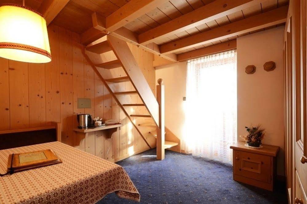 Post Hotel Ristorante Tyrol Moena Esterno foto